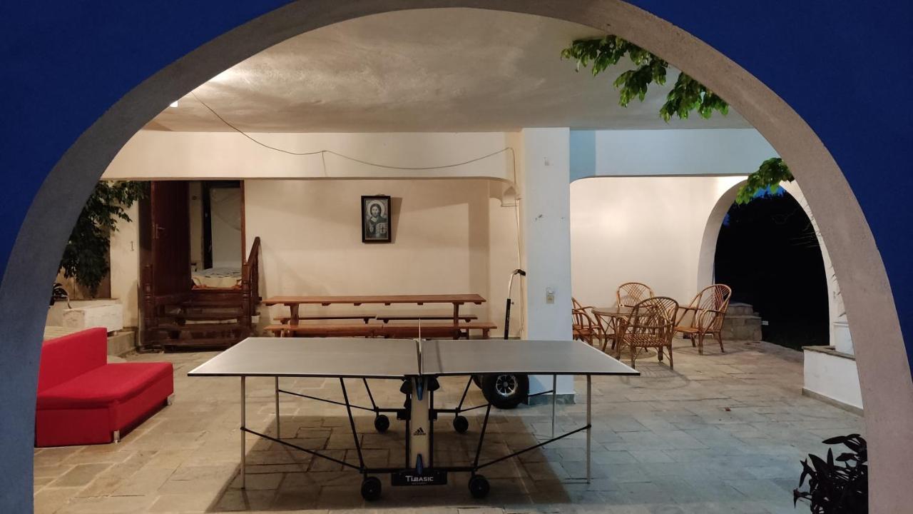 Antika 6 Hotel Толон Екстериор снимка