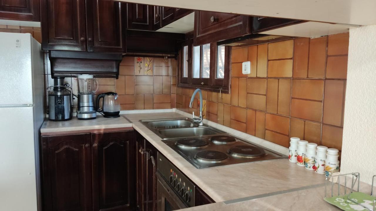Antika 6 Hotel Толон Екстериор снимка