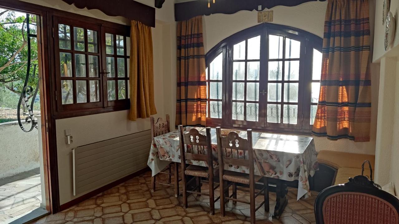 Antika 6 Hotel Толон Екстериор снимка